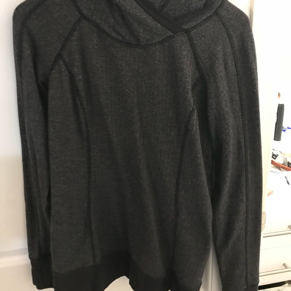 LuLu Lemon Pullover